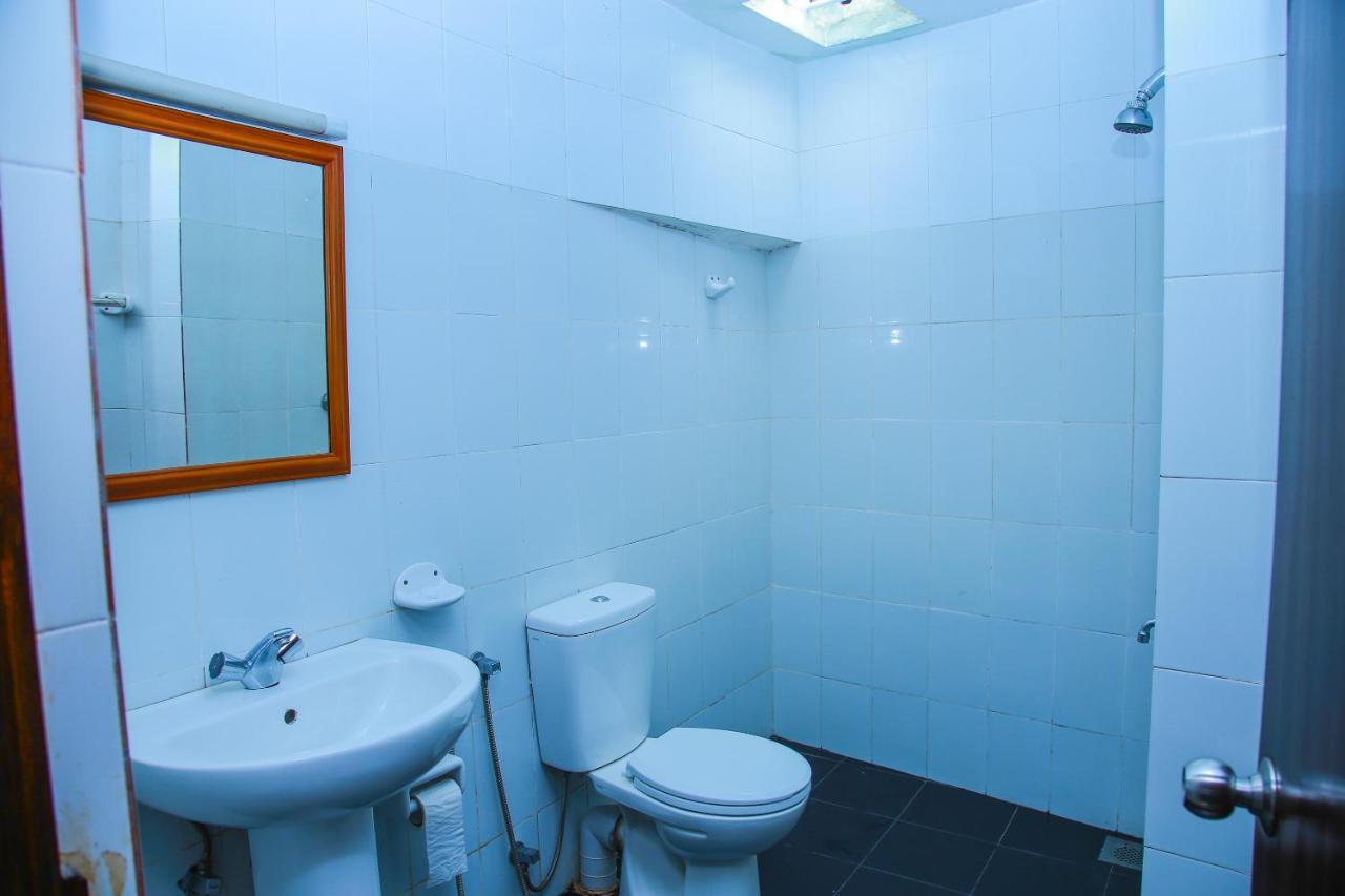 Hotel Nawathana マータラ エクステリア 写真